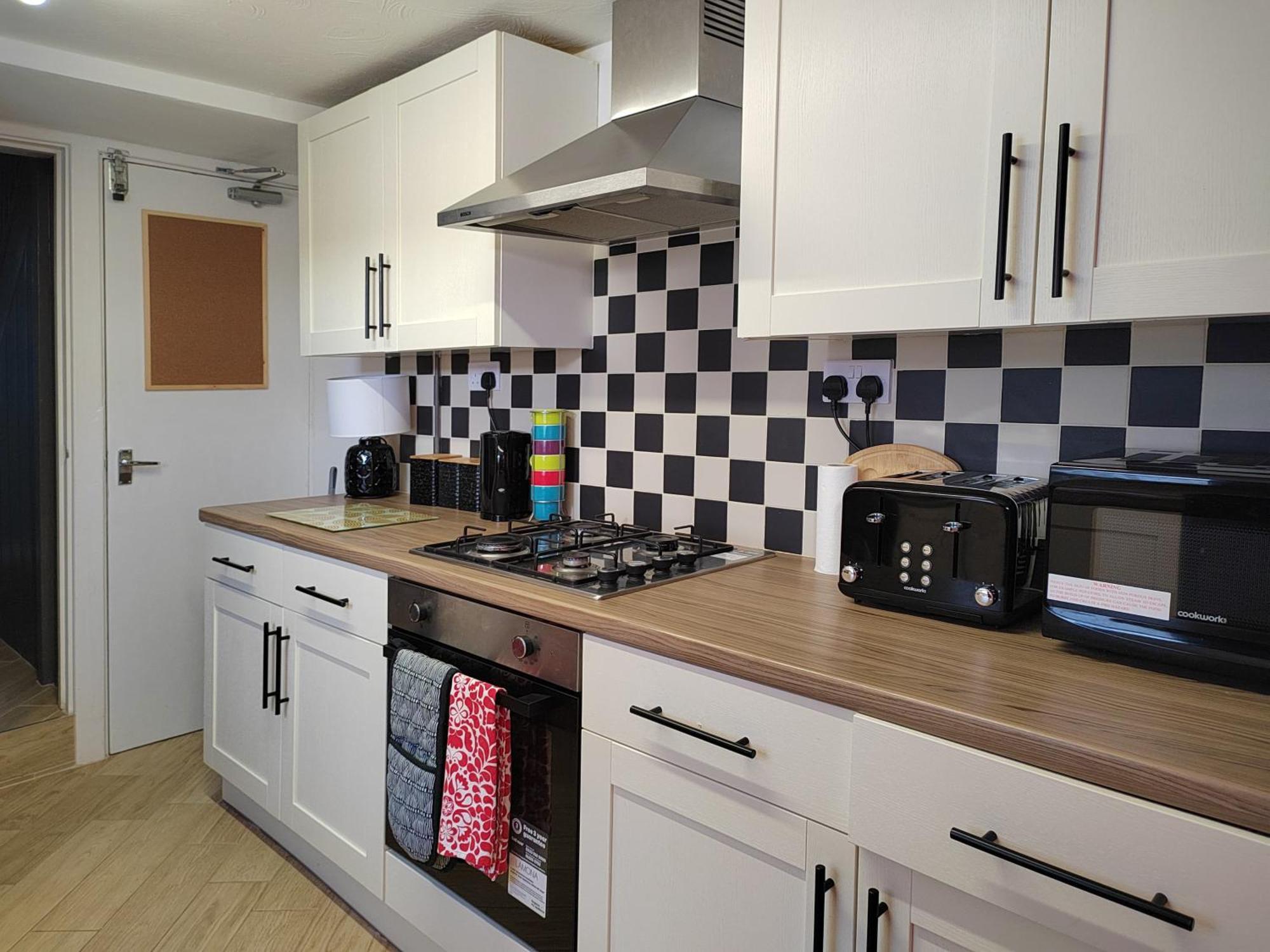 Granville 5Br Townhouse - Ideal For Groups, Families Or Contractors By Suitely Cheltenham Buitenkant foto